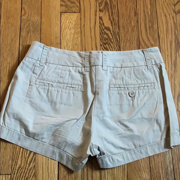 Jcrew women’s tan chino shorts - Picture 3 of 3